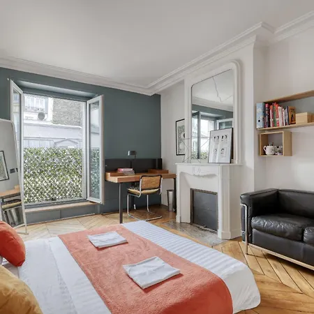 아파트 Breathtaking Flat With Balcony In St Germain Area 파리