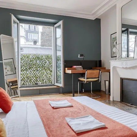 아파트 Breathtaking Flat With Balcony In St Germain Area