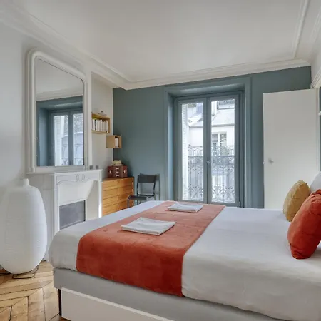 Breathtaking Flat With Balcony In St Germain Area *