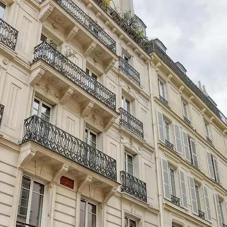 Breathtaking Flat With Balcony In St Germain Area 아파트 파리