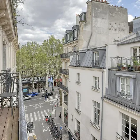 Breathtaking Flat With Balcony In St Germain Area 아파트 파리