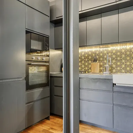 Breathtaking Flat With Balcony In St Germain Area *