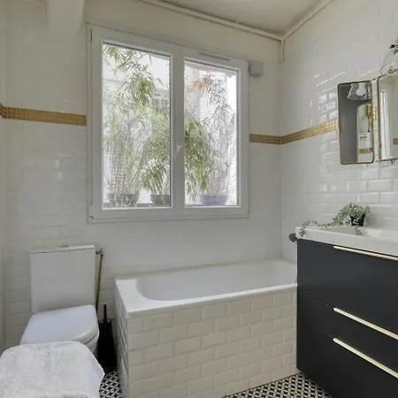 아파트 Breathtaking Flat With Balcony In St Germain Area *