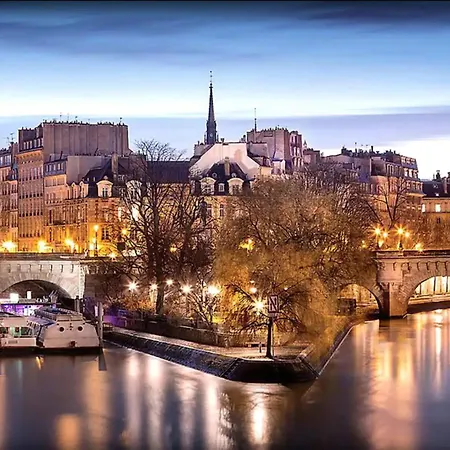 아파트 Breathtaking Flat With Balcony In St Germain Area *