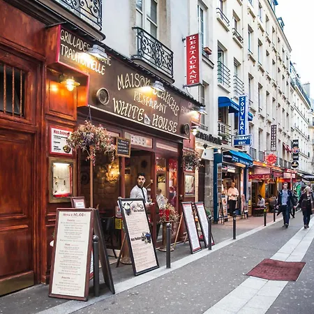 Breathtaking Flat With Balcony In St Germain Area